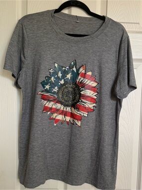 NWOT Gray Sunflower Graphic Tee with American Flag Accent,Various Sizes